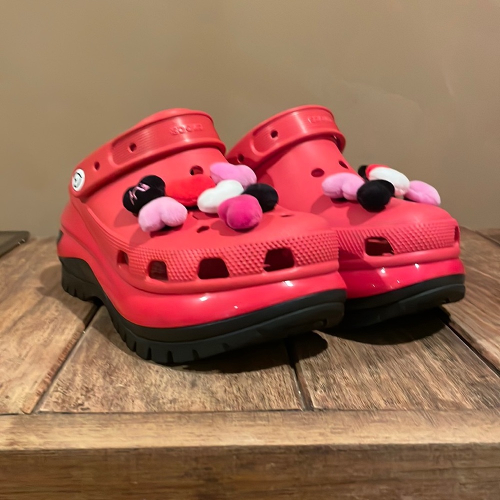 KAROL G. Limited edition. Tried on, never worn out, brand new. Platform.